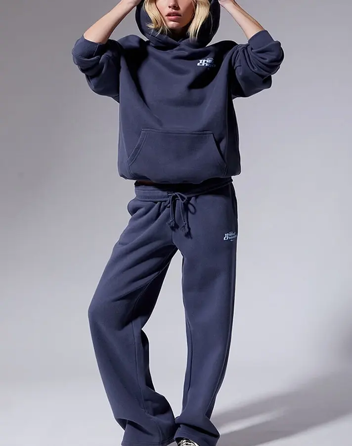 Custom hoodie tracksuits for streetwear brands