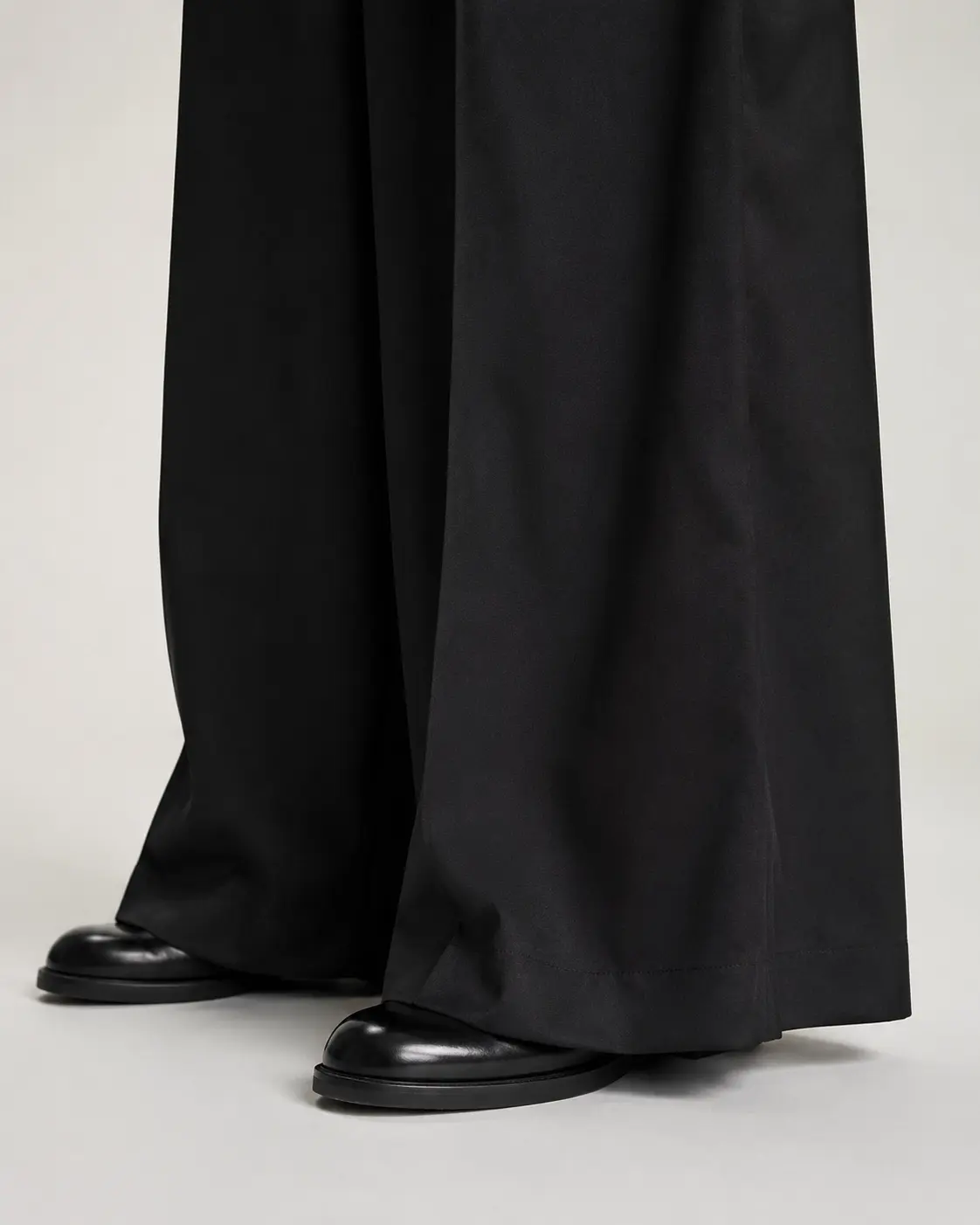 Hem width and bottom opening detail for custom wide leg pants