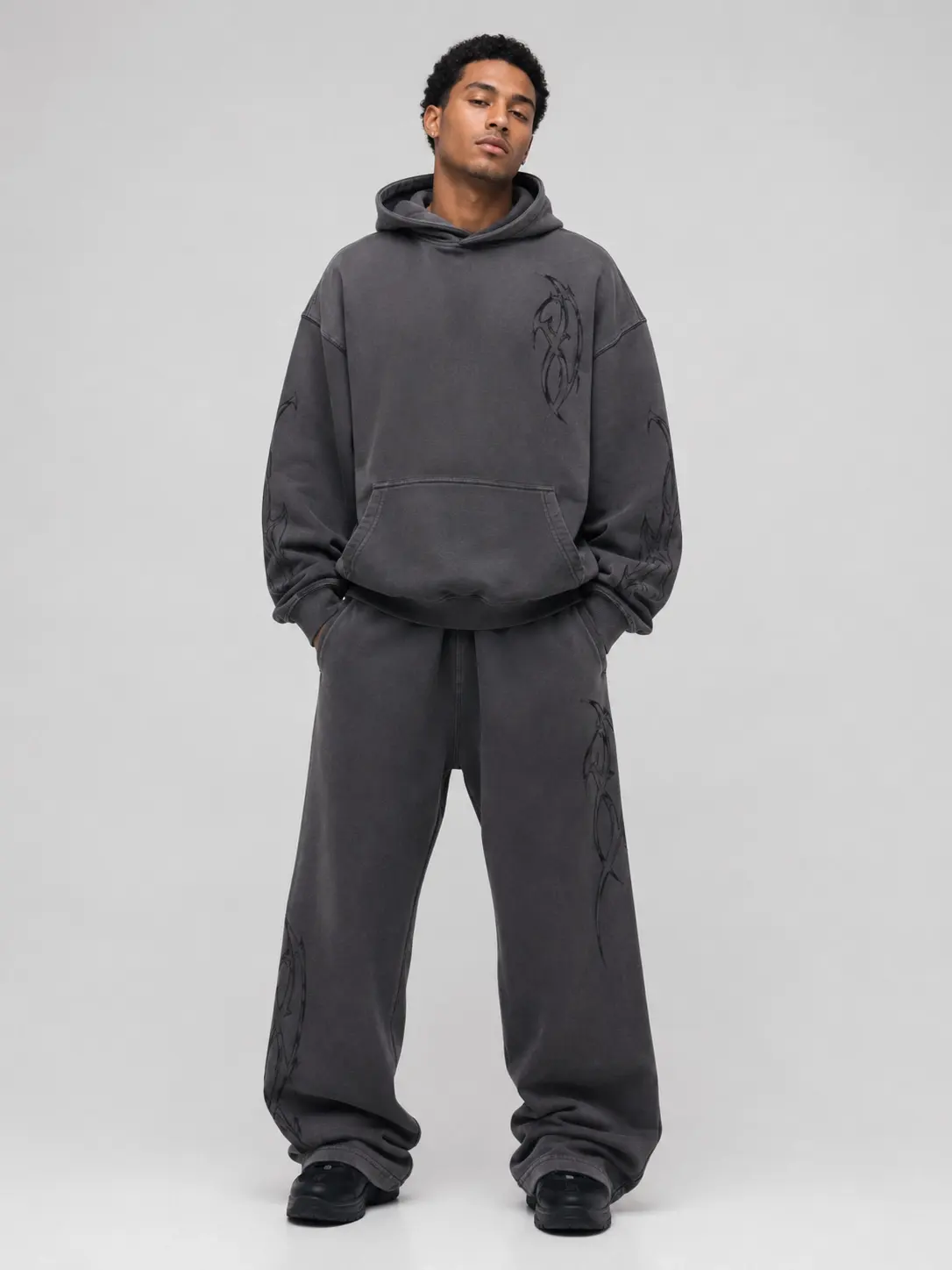 Custom streetwear sets with long sleeve top and full length pants