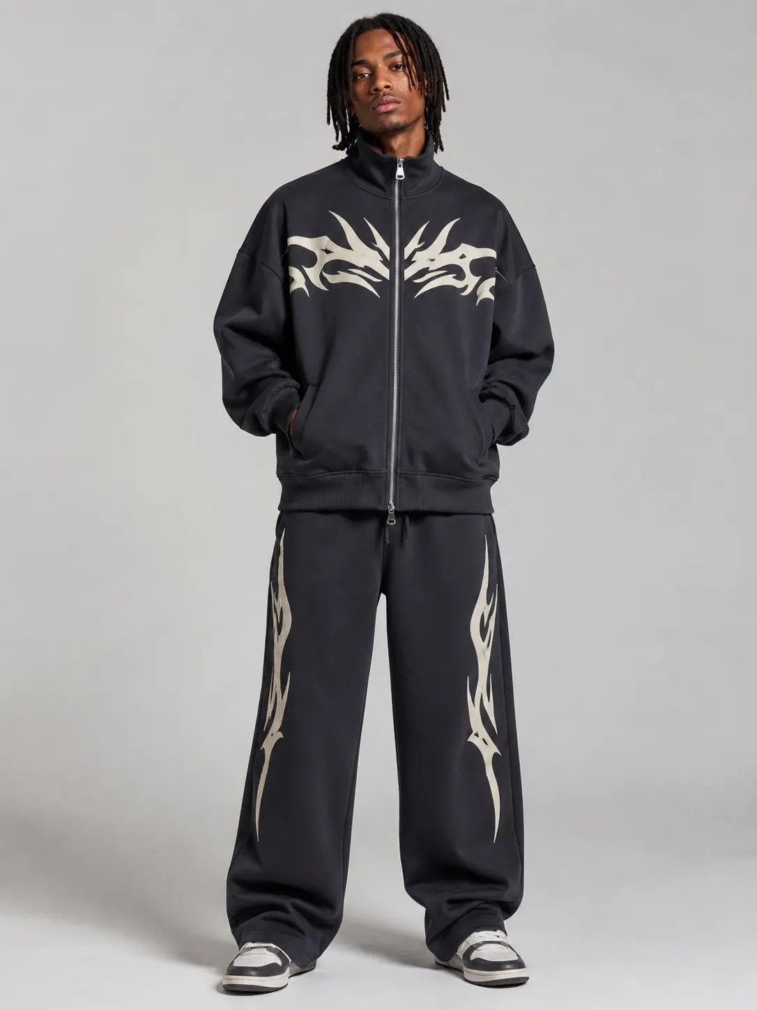 Streetwear zip-up tracksuit with relaxed fit and matching pants
